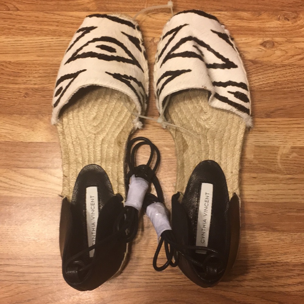 Authentic Cynthia Vincent Sandals size 6